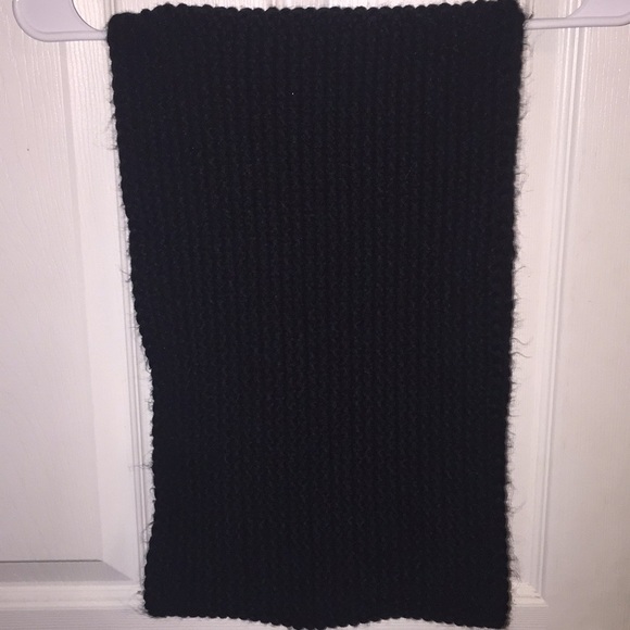 Accessories - Black knit scarf